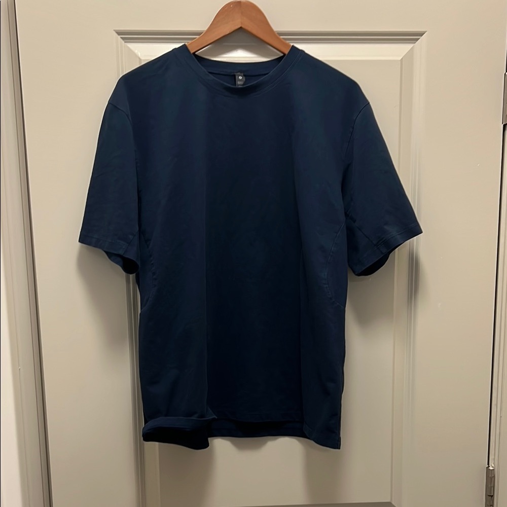 Men’s Lululemon Navy Blue T-Shirt